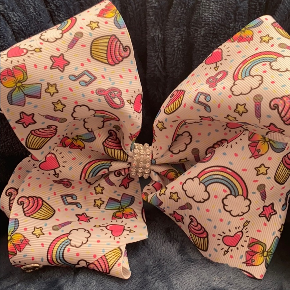 JOJO SIWA bow